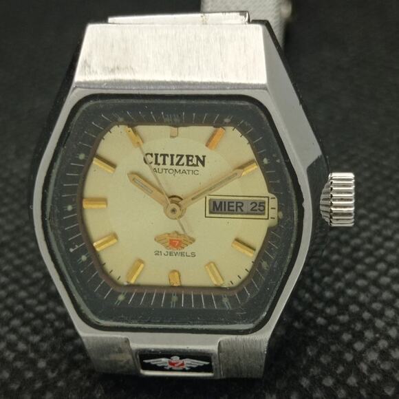 Vintage 1987 Citizen Automatic Womans Silver Watch W/daydate & Gold accents - Picture 3 of 8